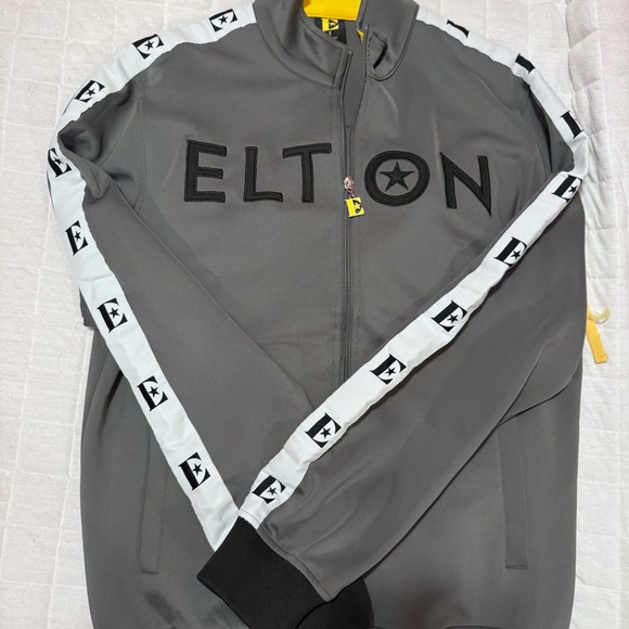 Men’s Elton John tracksuit. - Picture 1 of 5